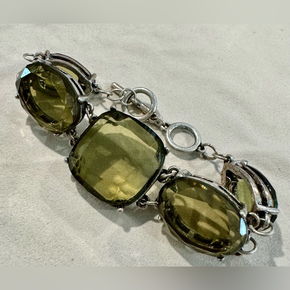 Chunky Green Stone Bracelet - Picture 1 of 5